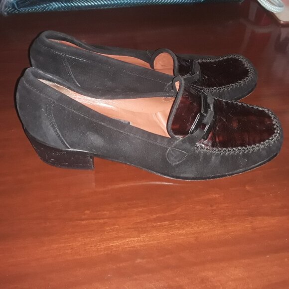 Stuart Weitzman for Russell & Bromley Bond Street London. Black suede w/tortoise - Picture 3 of 6